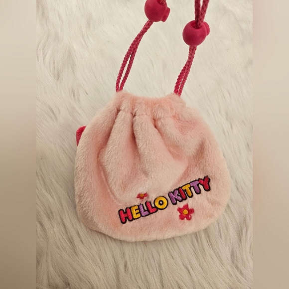 2012 Sanrio Hello Kitty PINK Faux Fur Furry Drawstring Bag Purse Satchel NEW - Picture 7 of 9
